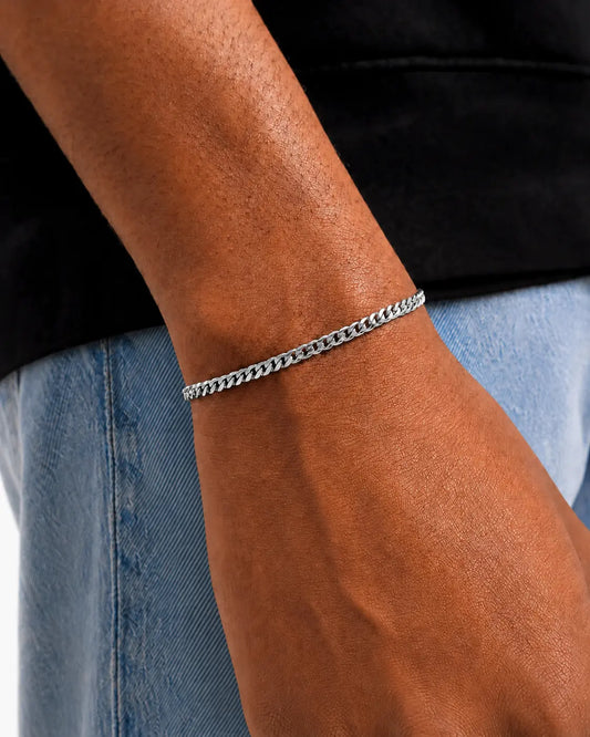 Cuban bracelet silver 3mm close up on model