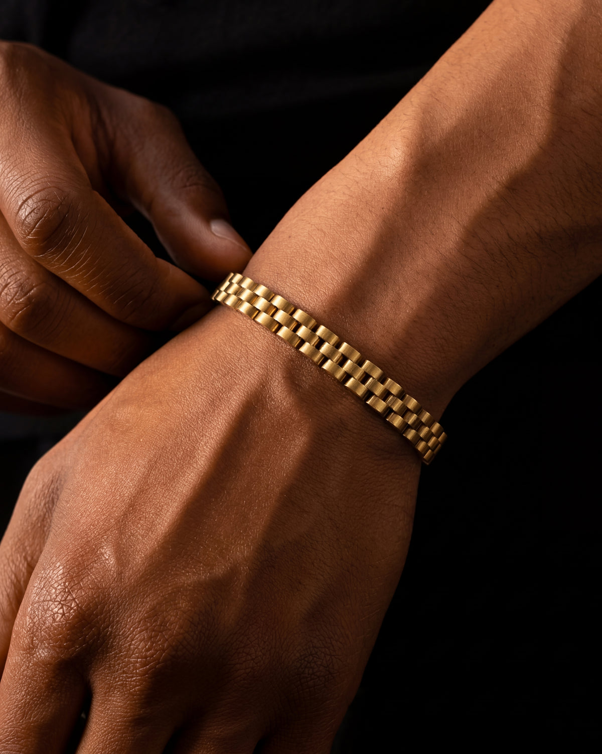 Gold link bracelet lifestyle photo