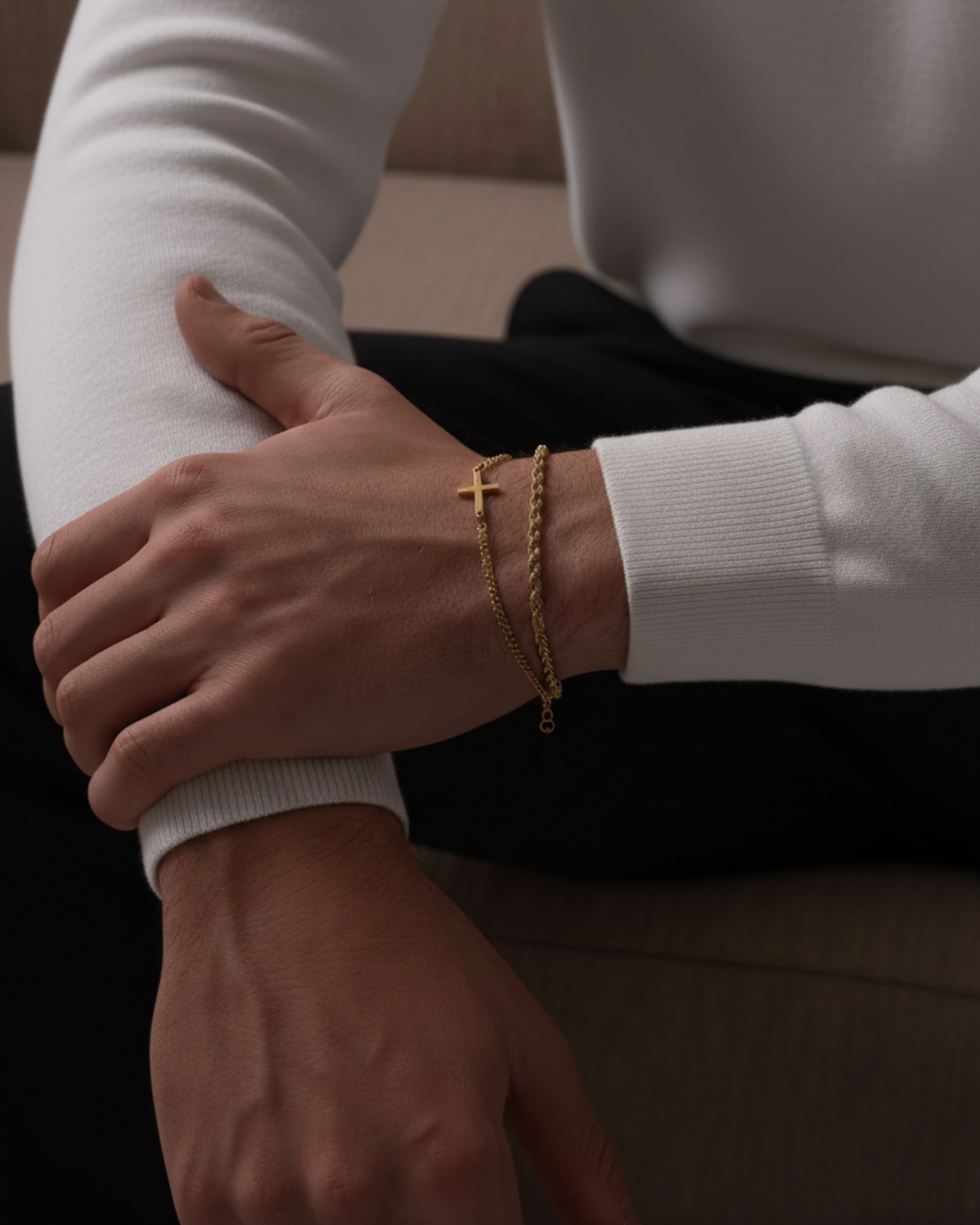CROSS ARMBAND - GOUD