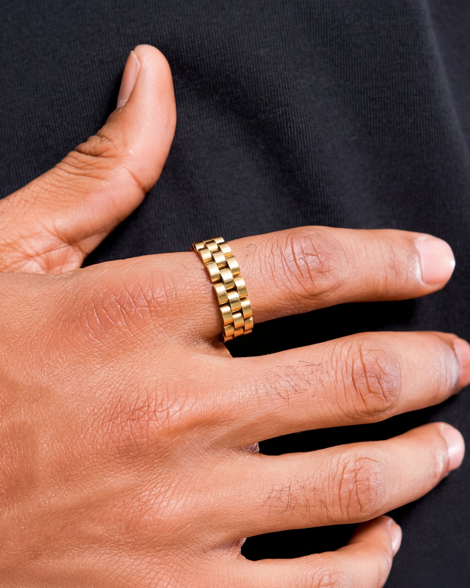 Gold link ring on model image